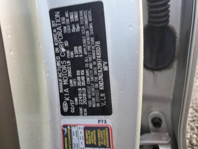 KNDJN2A20H7481078 - 2017 KIA SOUL SILVER photo 13