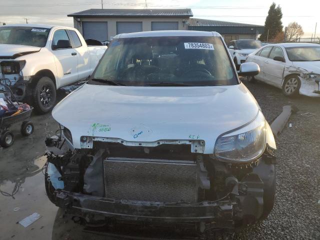 KNDJN2A20H7481078 - 2017 KIA SOUL SILVER photo 5