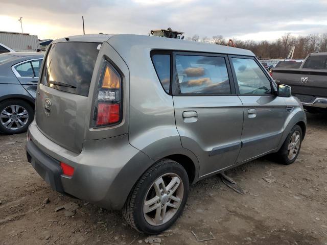 KNDJT2A28A7108379 - 2010 KIA SOUL + GRAY photo 3