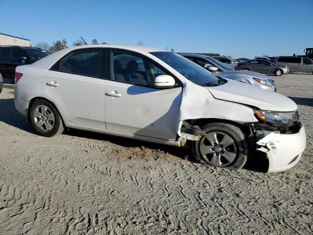 KNAFU4A21D5711766 - 2013 KIA FORTE EX WHITE photo 4