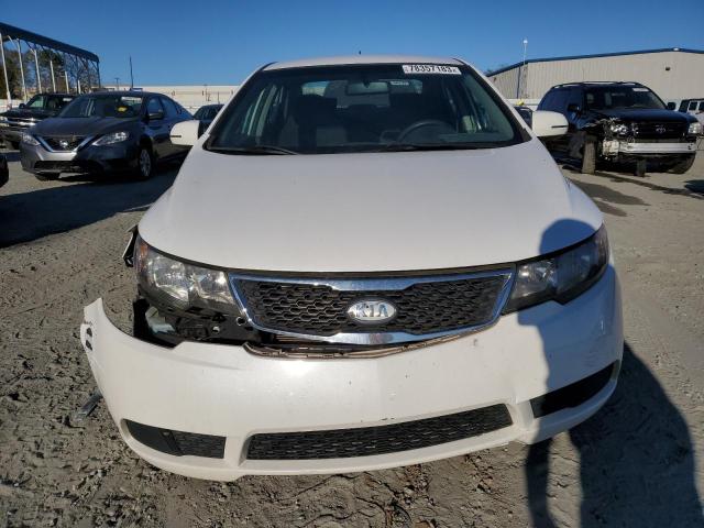 KNAFU4A21D5711766 - 2013 KIA FORTE EX WHITE photo 5