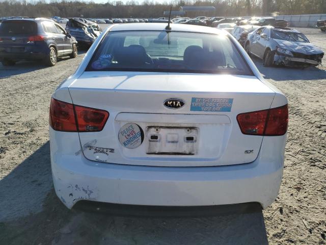 KNAFU4A21D5711766 - 2013 KIA FORTE EX WHITE photo 6