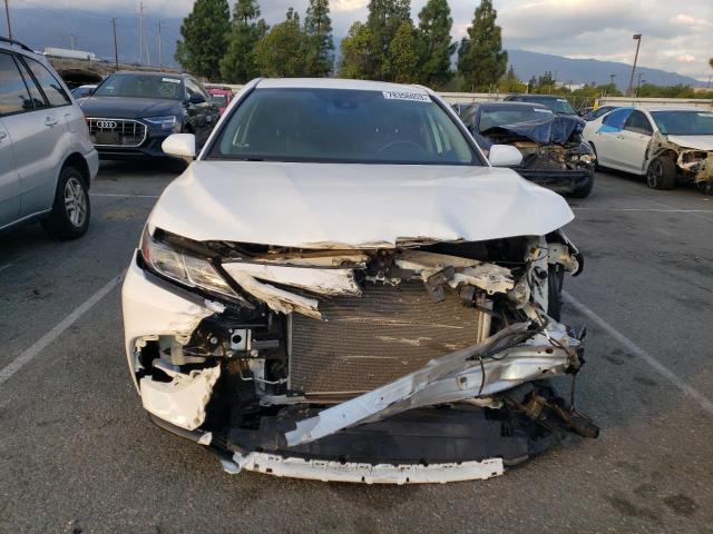 4T1G11AK5LU892756 - 2020 TOYOTA CAMRY SE WHITE photo 5