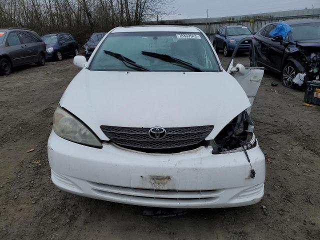 4T1BE32K02U062743 - 2002 TOYOTA CAMRY LE WHITE photo 5