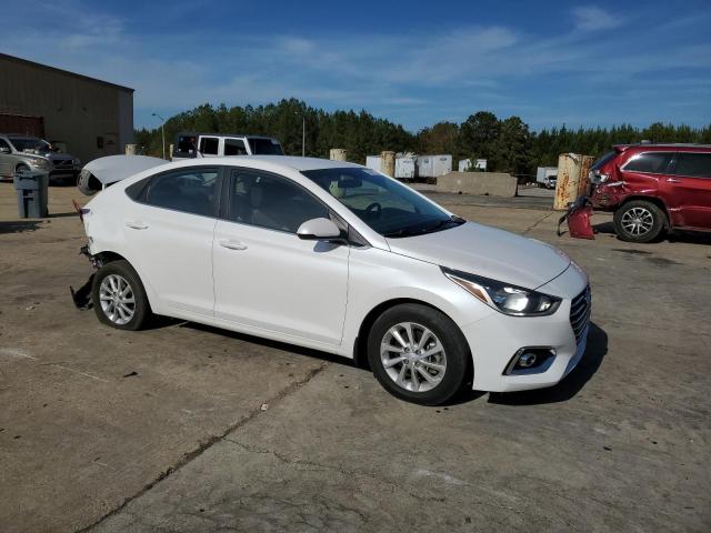 3KPC24A37KE072752 - 2019 HYUNDAI ACCENT SE WHITE photo 4