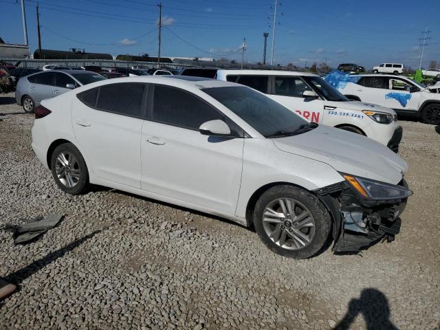 5NPD84LF3KH477819 - 2019 HYUNDAI ELANTRA SEL WHITE photo 4