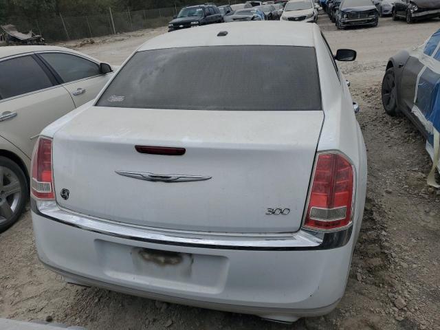 2C3CCAAG3DH658620 - 2013 CHRYSLER 300 WHITE photo 6