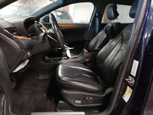 5LMCJ2D97HUL69983 - 2017 LINCOLN MKC SELECT Blau Foto 7