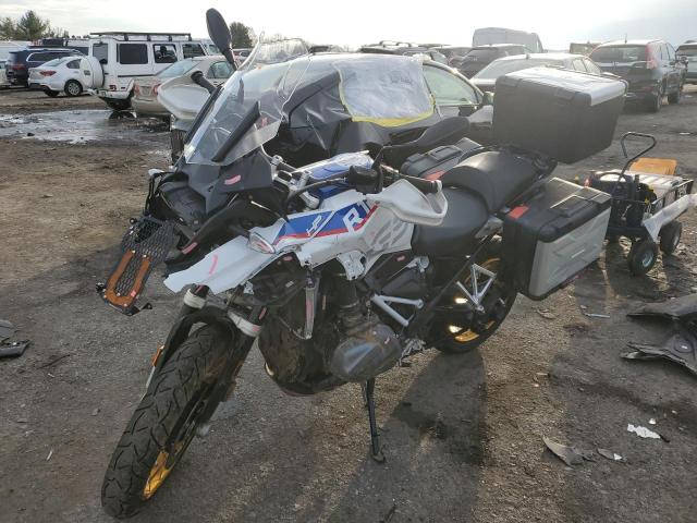 WB10J9303L6D01375 - 2020 BMW R 1250 GS WHITE photo 2