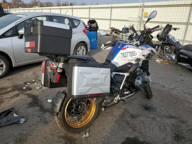 WB10J9303L6D01375 - 2020 BMW R 1250 GS WHITE photo 4