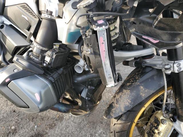 WB10J9303L6D01375 - 2020 BMW R 1250 GS WHITE photo 9