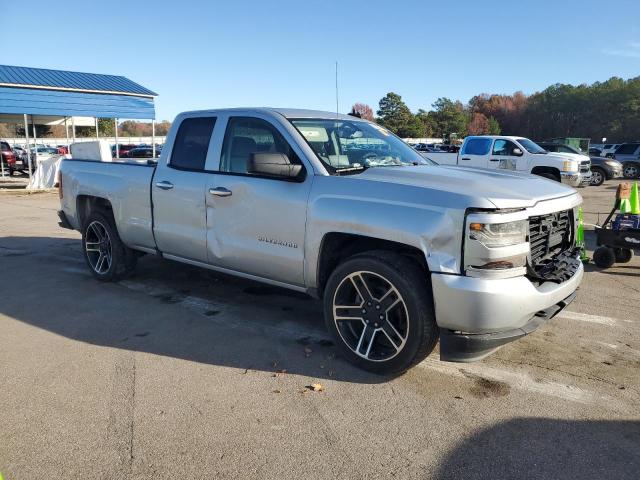 1GCRCPEC6JZ118075 - 2018 CHEVROLET SILVERADO C1500 CUSTOM SILVER photo 4