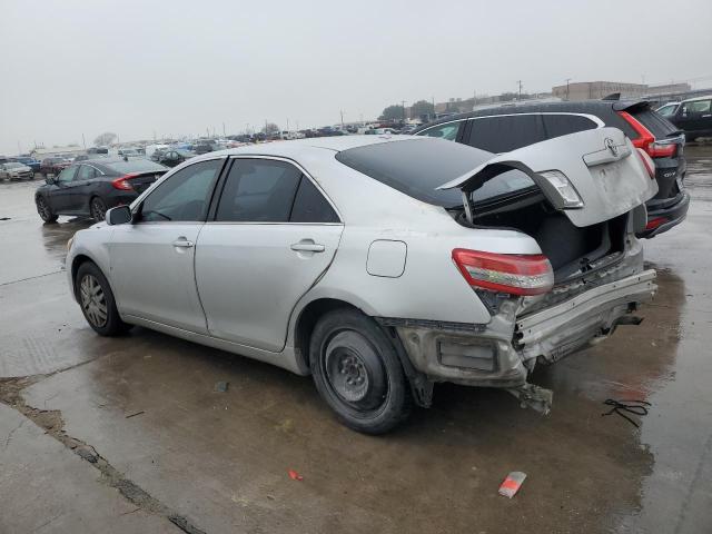 4T1BF3EK9AU083615 - 2010 TOYOTA CAMRY BASE SILVER photo 2