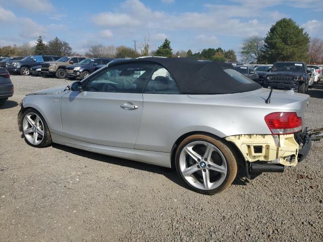 WBAUN93588VF56375 - 2008 BMW 135 I Srebrny zdjęcie 2