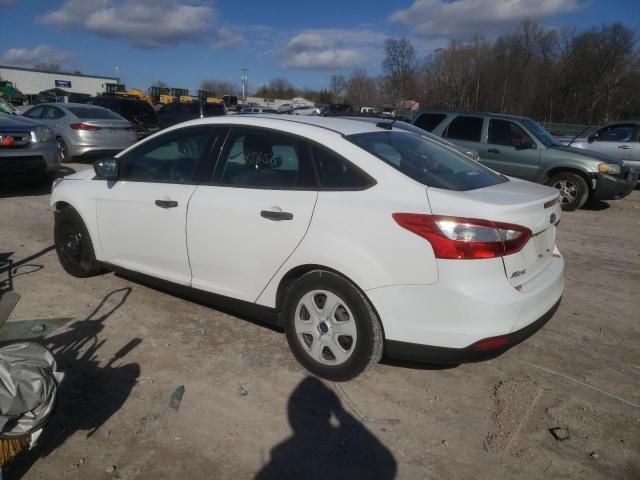 1FAHP3E27CL311010 - 2012 FORD FOCUS S WHITE photo 2