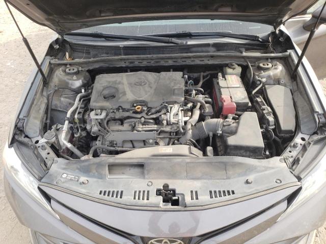 4T1B11HK0JU515717 - 2018 TOYOTA CAMRY L GRAY photo 11