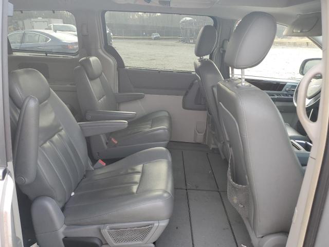 2A4RR5D14AR105154 - 2010 CHRYSLER TOWN & COU TOURING SILVER photo 11