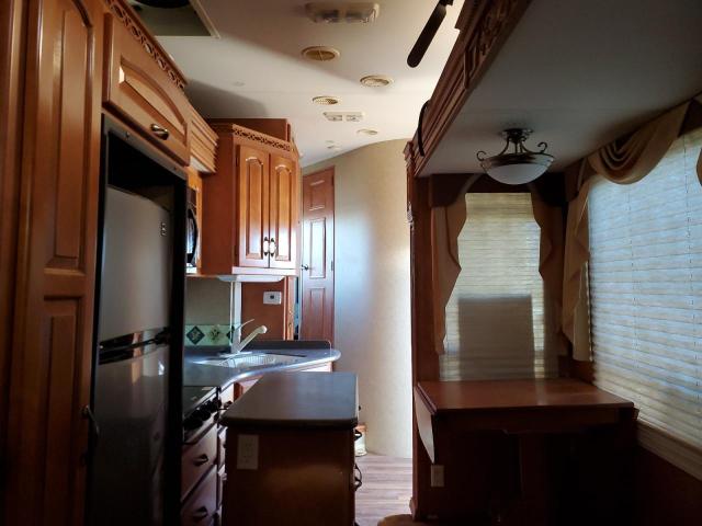 1NFKS352X90221484 - 2009 NEWM RV TWO TONE photo 5