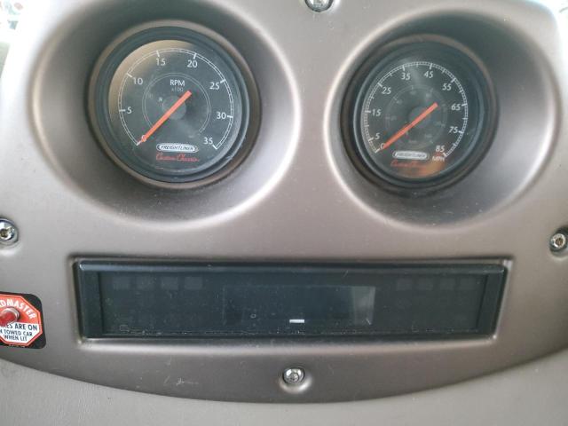 4UZAB2DT5BCAU3036 - 2011 FREIGHTLINER CHASSIS XC შავი ფოტო 8