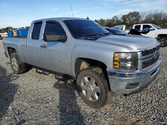 1GC2KXC88BZ305855 - 2011 CHEVROLET SILVERADO K2500 HEAVY DUTY LT SILVER photo 4