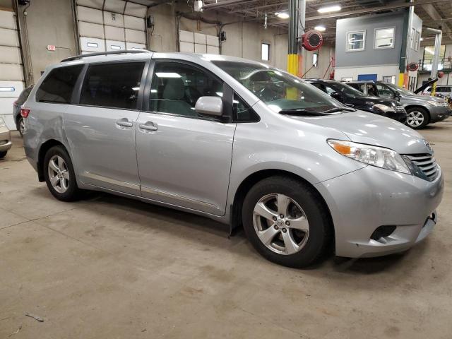 5TDKZ3DC7HS771164 - 2017 TOYOTA SIENNA LE SILVER photo 4