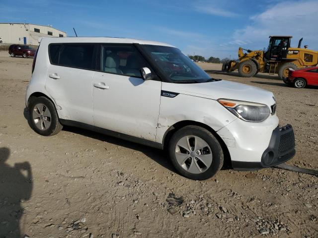 KNDJN2A2XF7161988 - 2015 KIA SOUL WHITE photo 4