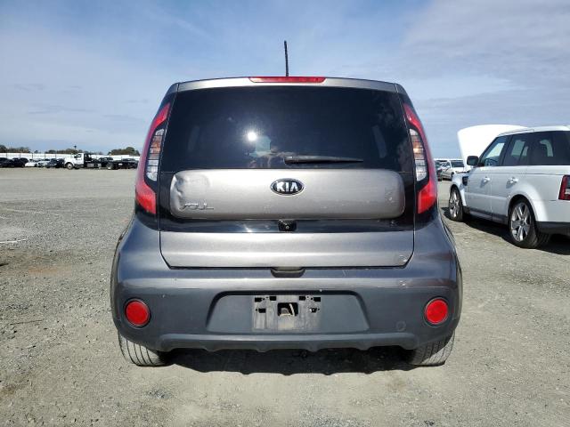 KNDJN2A27J7621679 - 2018 KIA SOUL SILVER photo 6