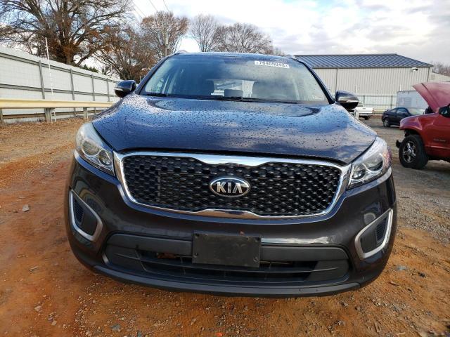 5XYPGDA31HG261654 - 2017 KIA SORENTO LX GRAY photo 5