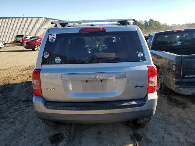 1C4NJRFBXFD184123 - 2015 JEEP PATRIOT LATITUDE GRAY photo 6