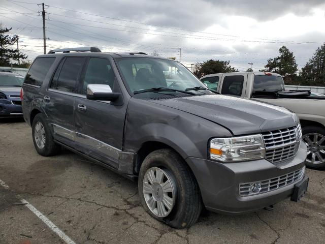 5LMJJ2J5XDEL05305 - 2013 LINCOLN NAVIGATOR GRAY photo 4