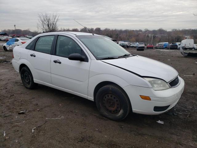 1FAHP34N87W338300 - 2007 FORD FOCUS ZX4 WHITE photo 4