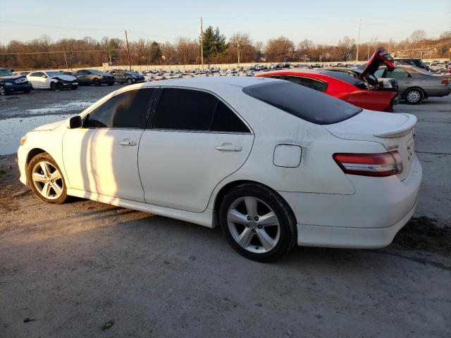 4T1BF3EK6BU668783 - 2011 TOYOTA CAMRY BASE WHITE photo 2