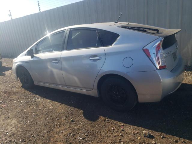 JTDKN3DU6F0436417 - 2015 TOYOTA PRIUS SILVER photo 2