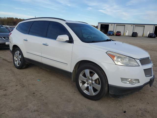 1GNER33D19S110026 - 2009 CHEVROLET TRAVERSE LTZ WHITE photo 4