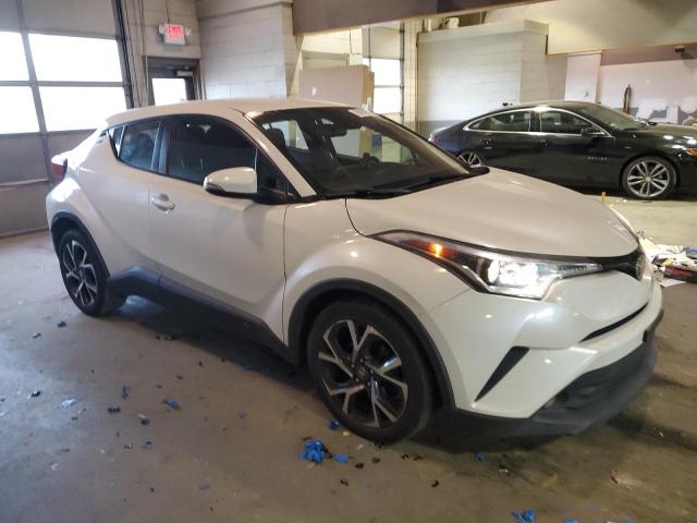 NMTKHMBX5JR016534 - 2018 TOYOTA C-HR XLE WHITE photo 4