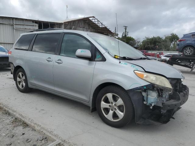 5TDKK3DC7BS111539 - 2011 TOYOTA SIENNA LE SILVER photo 4