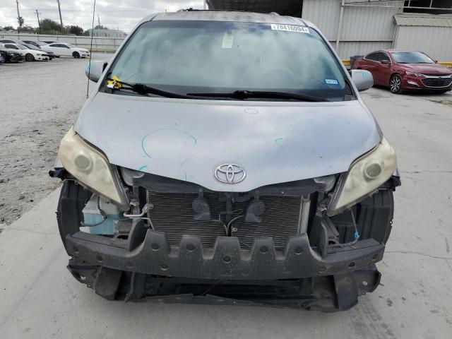 5TDKK3DC7BS111539 - 2011 TOYOTA SIENNA LE SILVER photo 5