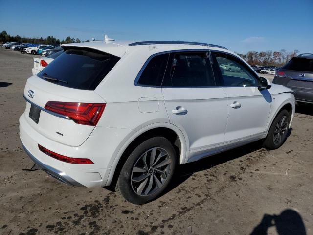 WA1GAAFY7N2097640 - 2022 AUDI Q5 PREMIUM 45 WHITE photo 3