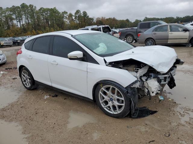 1FADP3K28FL347716 - 2015 FORD FOCUS SE WHITE photo 4