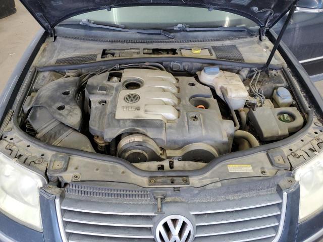 WVWPE63B94E344676 - 2004 VOLKSWAGEN PASSAT GLS TDI BLUE photo 11