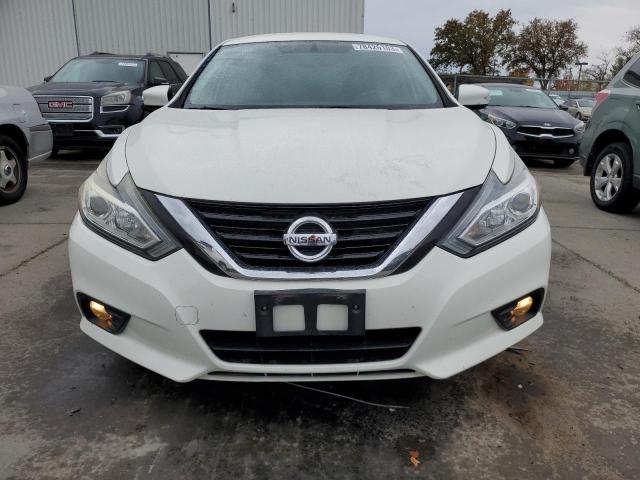 1N4AL3APXJC157713 - 2018 NISSAN ALTIMA 2.5 WHITE photo 5