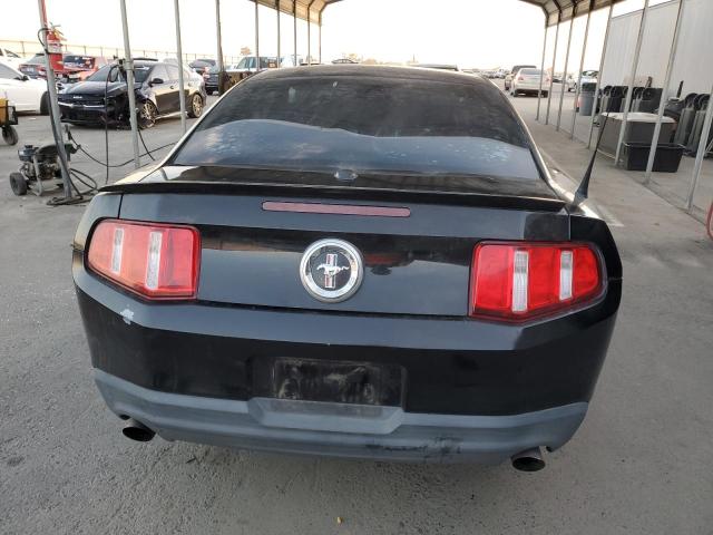 1ZVBP8AM1B5153901 - 2011 FORD MUSTANG BLACK photo 6