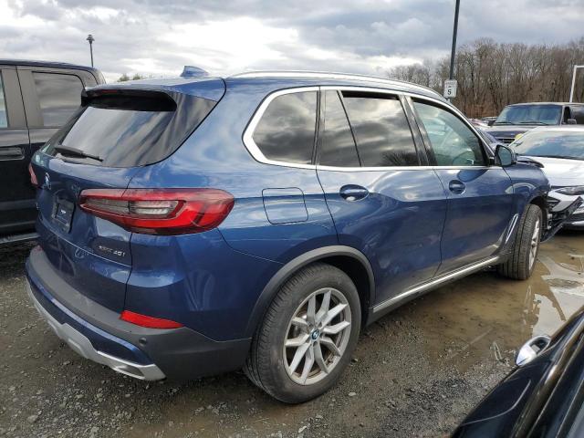 5UXCR6C0XP9P78781 - 2023 BMW X5 XDRIVE40I BLUE photo 3