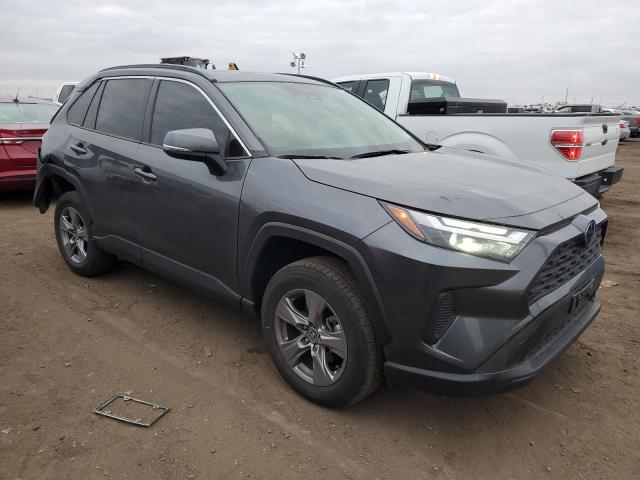 JTMP1RFV9ND090347 - 2022 TOYOTA RAV4 XLE CHARCOAL photo 4