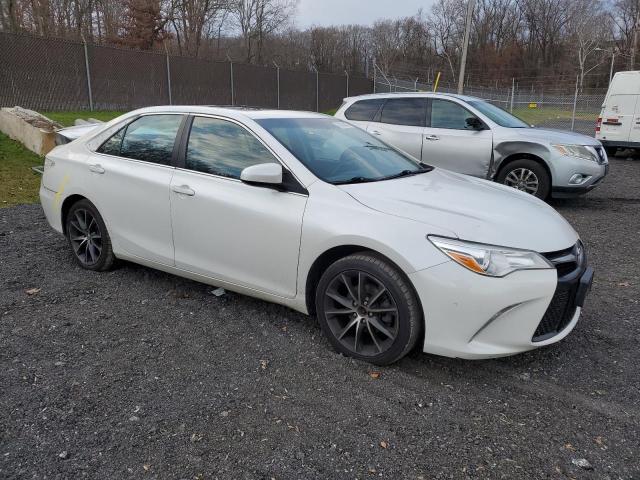 4T1BF1FK0FU915806 - 2015 TOYOTA CAMRY LE WHITE photo 4