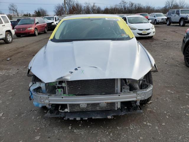 3FA6P0H76HR281164 - 2017 FORD FUSION SE SILVER photo 5