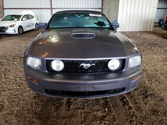 1ZVFT85H165145264 - 2006 FORD MUSTANG GT SILVER photo 5