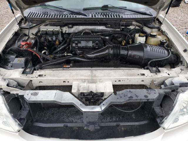 5LMFU27526LJ26632 - 2006 LINCOLN NAVIGATOR თეთრი ფოტო 11