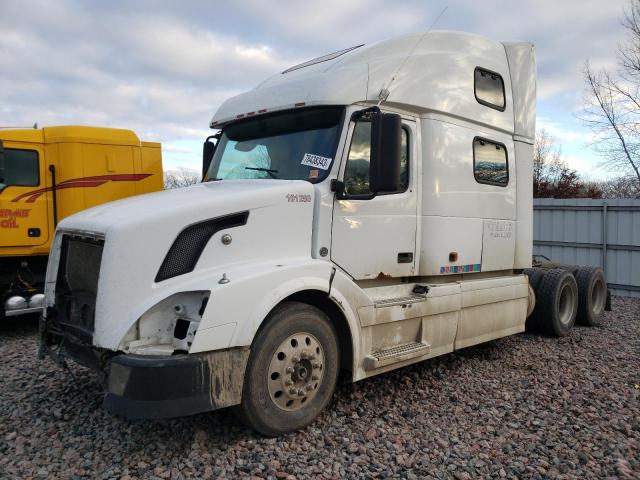 4V4NC9TGX7N440464 - 2007 VOLVO VN VNL WHITE photo 2