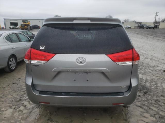 5TDYK3DC7CS201771 - 2012 TOYOTA SIENNA XLE SILVER photo 6